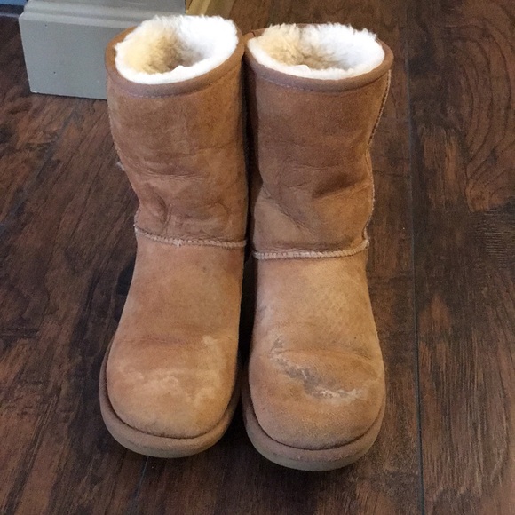 UGG Shoes - (ON HOLD) Tan UGG Boots